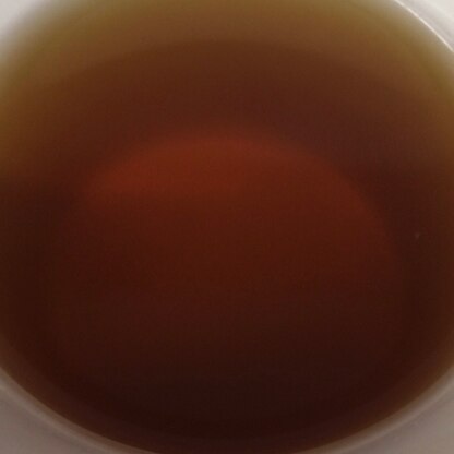 緑茶に紅茶の組み合わせ、どちらも好きなので美味しかったです✨自分では中々思いつきませんがこういう組み合わせ方も良いですね(^^)ごちそうさまでした♪